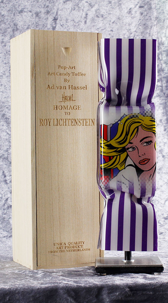 Ad van Hassel - ART CANDY TOFFEE - POP ART HOMMAGE TO ROY LICHTENSTEIN - LILA-WEISS original handgemachte ART CANDY SKULPTUR