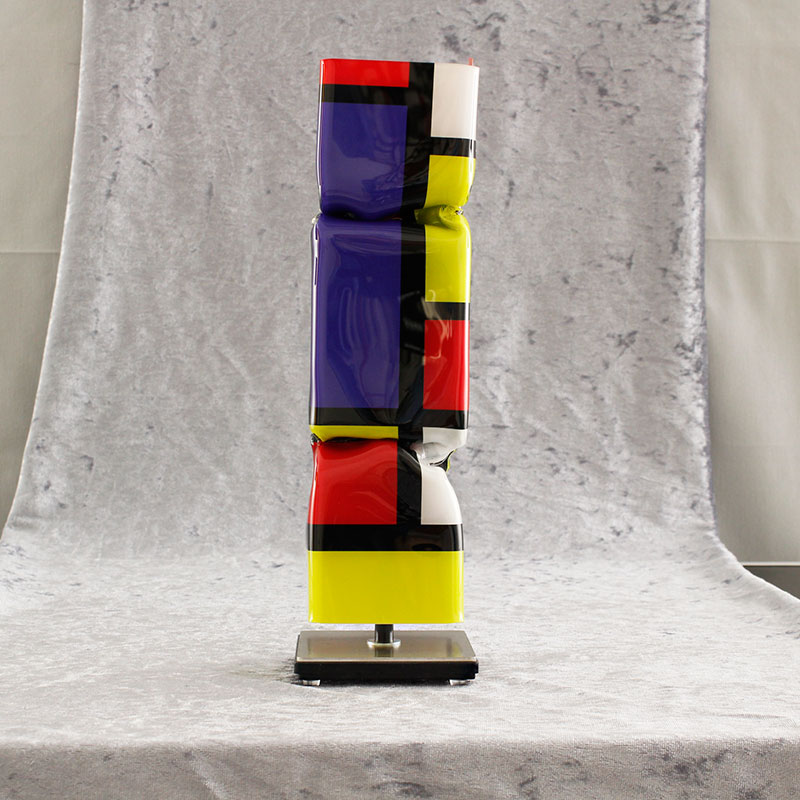 Ad van Hassel - ART CANDY TOFFEE - HOMMAGE TO PIET MONDRIAN - original handgemachte ART CANDY SKULPTUR Ad van Hassel - ART CANDY TOFFEE - HOMMAGE TO PIET MONDRIAN - original handgemachte ART CANDY SKULPTUR
