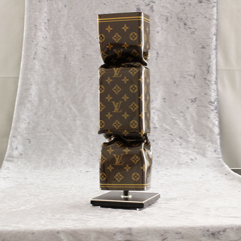Ad van Hassel - ART CANDY TOFFEE - POP ART HOMMAGE TO LOUIS VUITTON - original handgemachte ART CANDY SKULPTUR