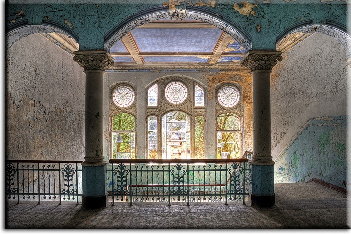 Grischka Georgiev Bilder - Die alte Villa  - Leinwandbild-20 x 30 cm