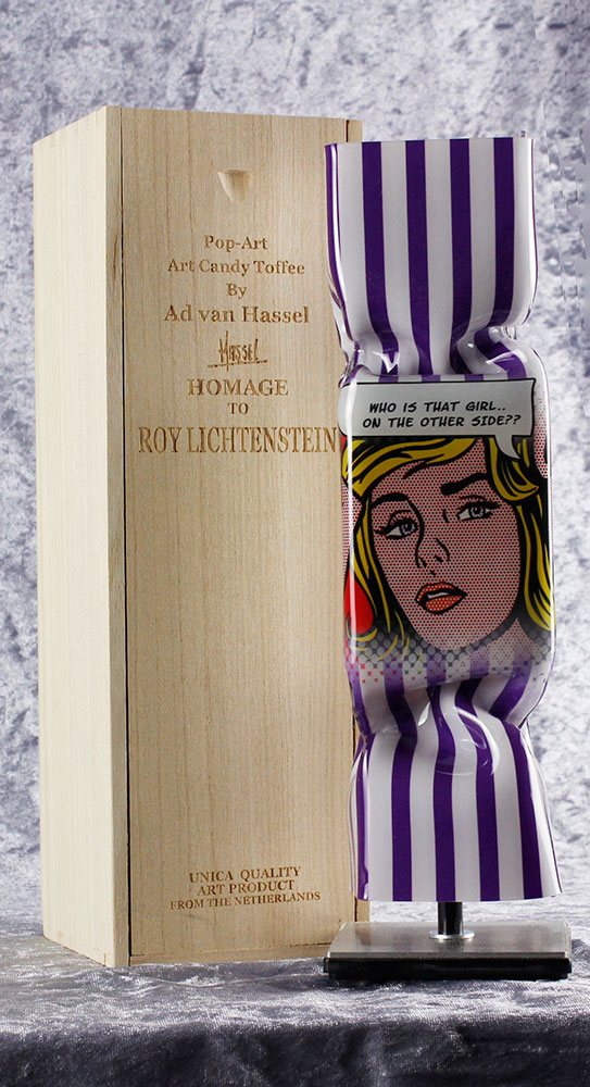 Ad van Hassel - ART CANDY TOFFEE - POP ART HOMMAGE TO ROY LICHTENSTEIN - LILA-WEISS original handgemachte ART CANDY SKULPTUR