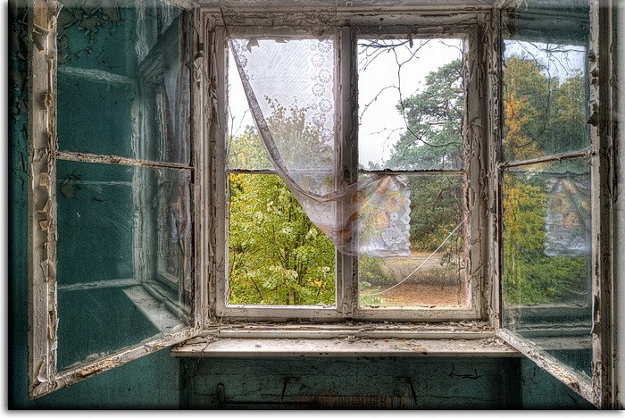 Grischka Georgiev Bilder - Open Window  - Leinwandbild- Querformat-20 x 30 cm